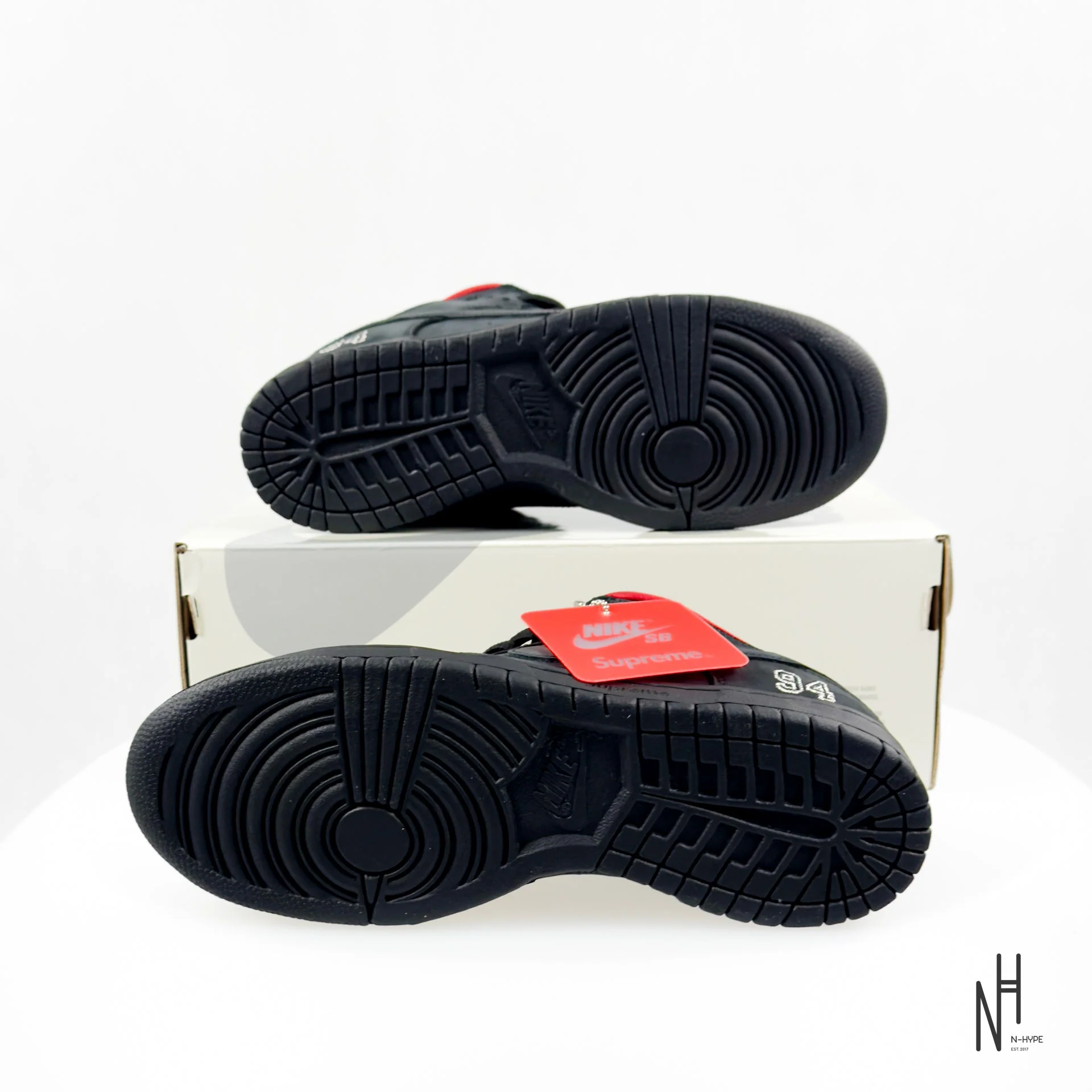 Nike SB Dunk Low Supreme 94 Black - Image 5