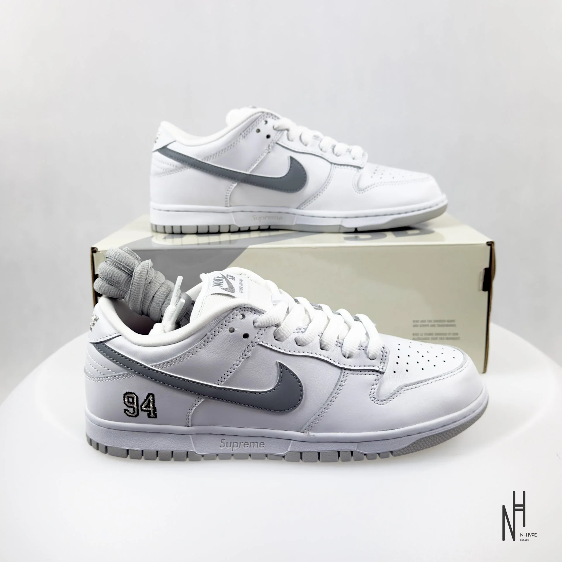 Nike SB Dunk Low Supreme 94 White Metallic Silver - Image 4
