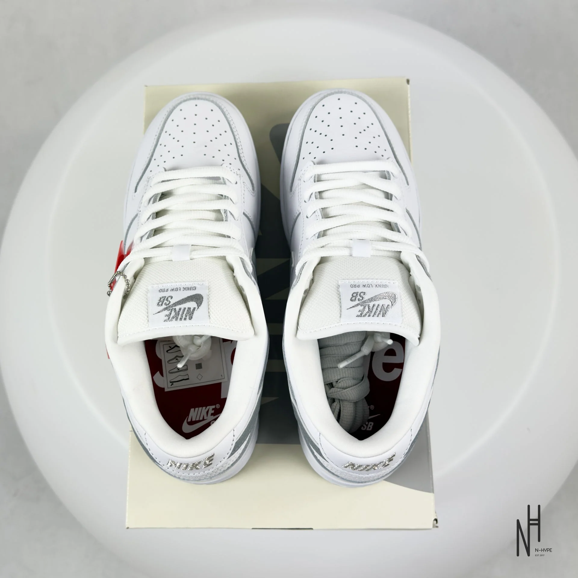 Nike SB Dunk Low Supreme 94 White Metallic Silver - Image 5