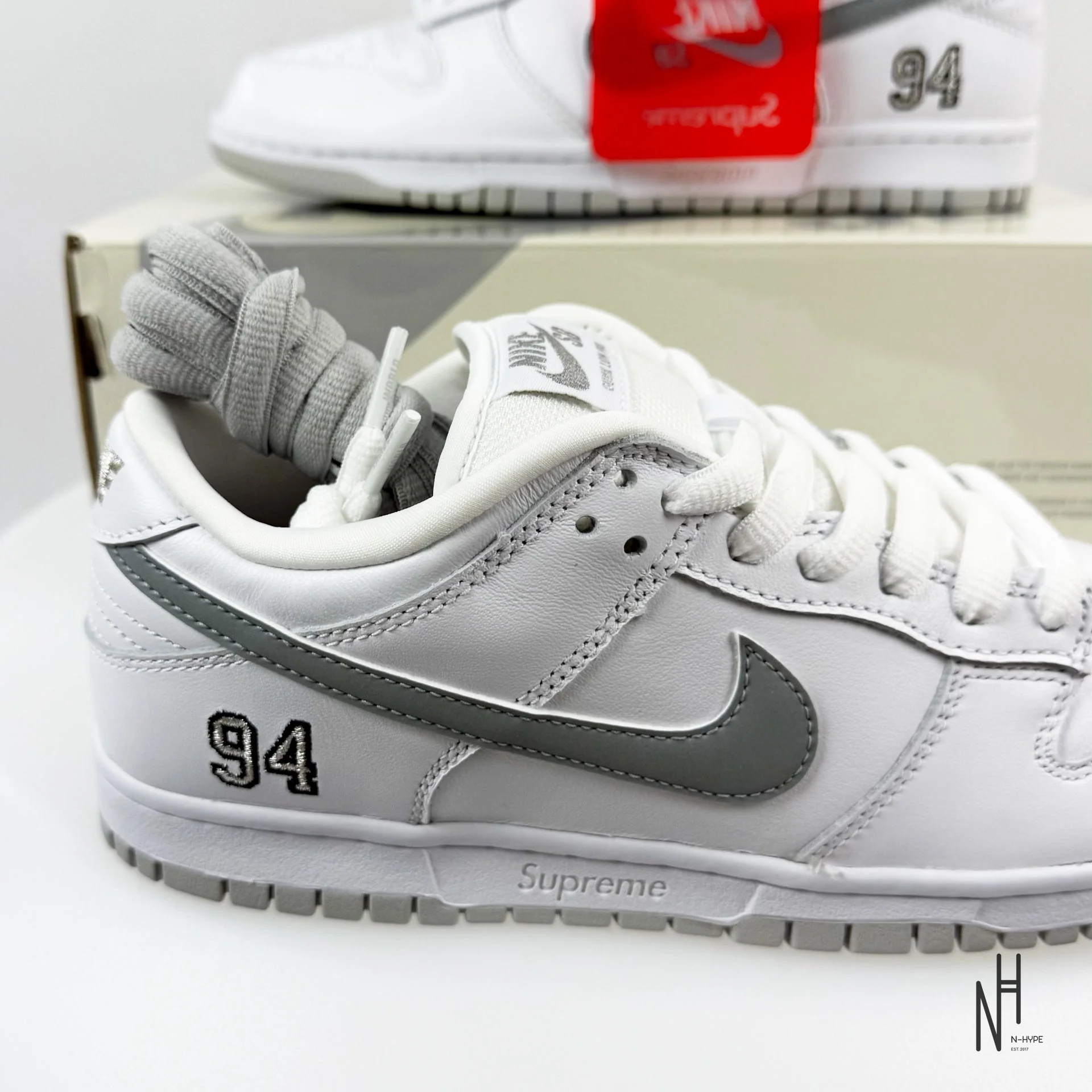 Nike SB Dunk Low Supreme 94 White Metallic Silver - Image 8