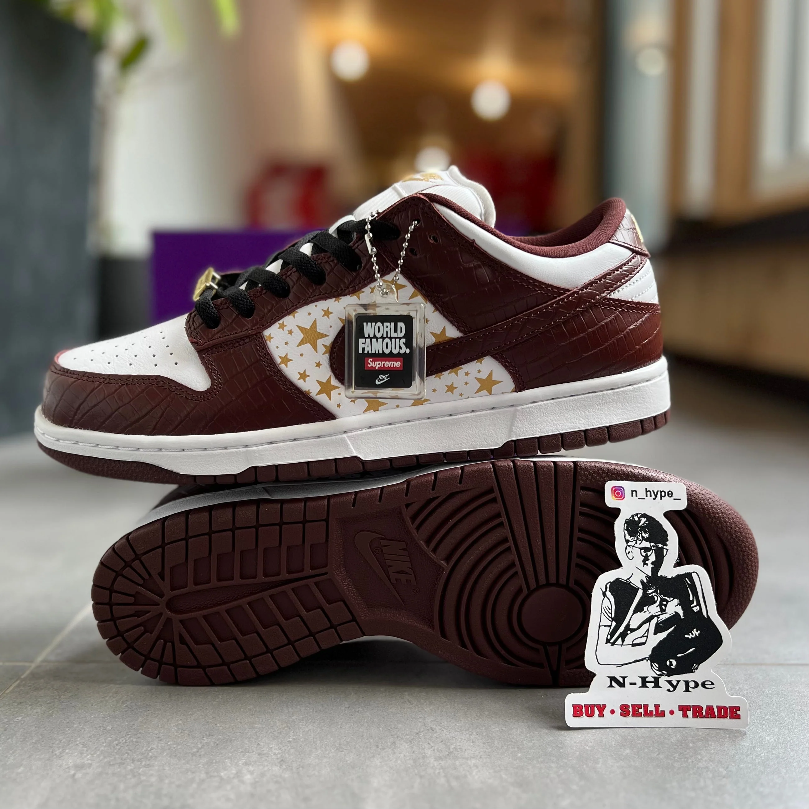 Nike SB Dunk Low Supreme Stars Barkroot Brown (2021) - Image 5