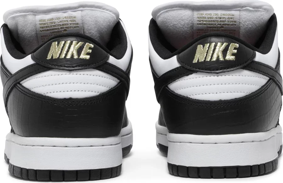 Nike SB Dunk Low Supreme Stars Black (2021) - Image 3