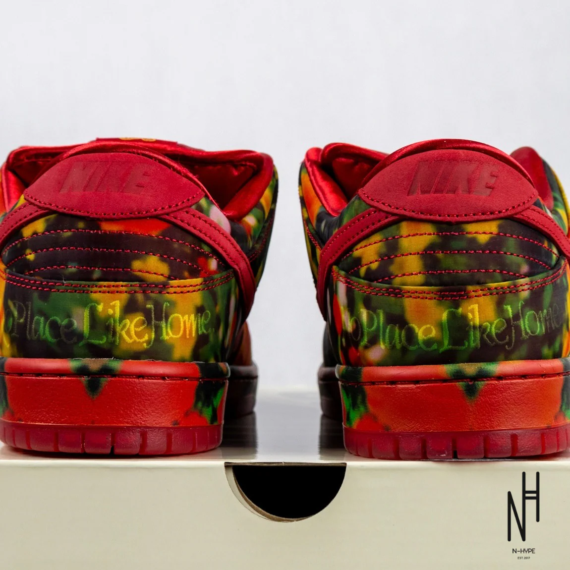 Nike SB Dunk Low The Wizard of Oz Poppy Field - Image 5