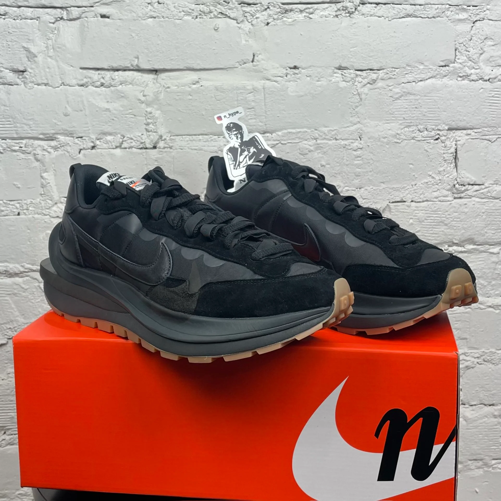Nike Vaporwaffle sacai Black Gum - Image 4