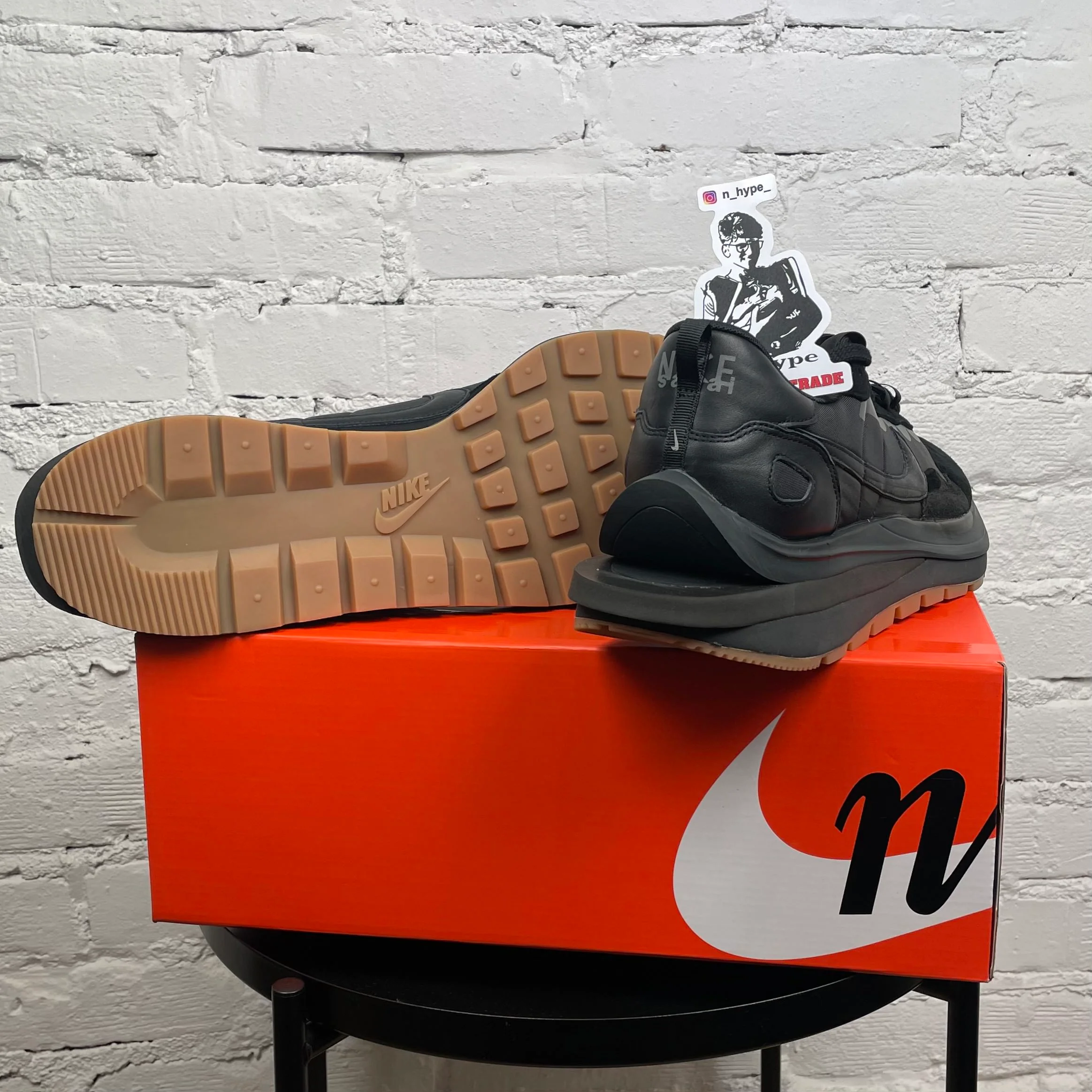 Nike Vaporwaffle sacai Black Gum - Image 5