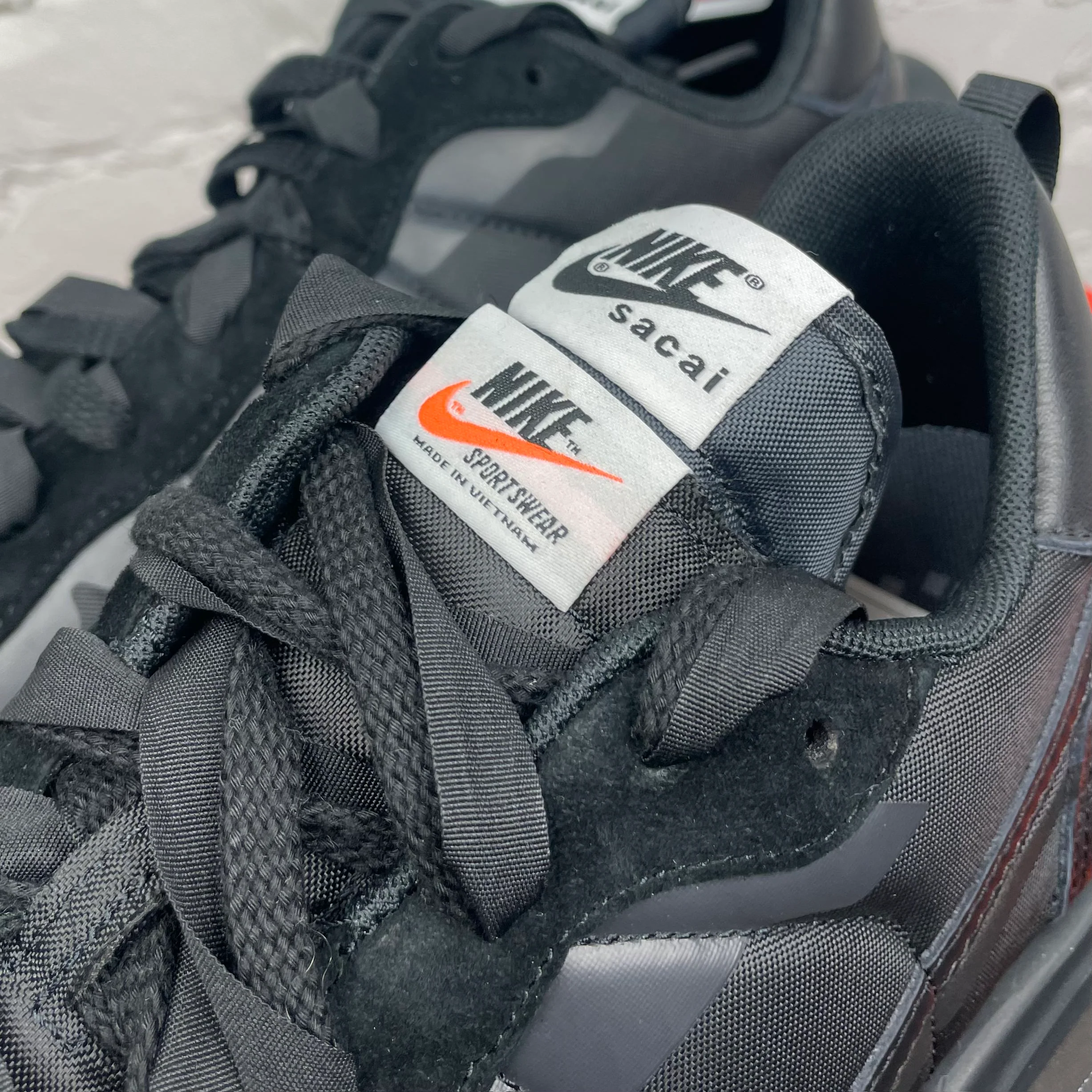 Nike Vaporwaffle sacai Black Gum - Image 7