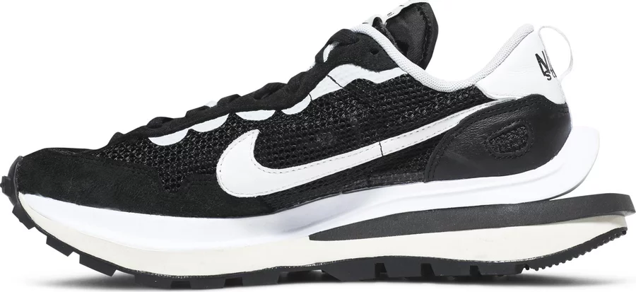 Nike Vaporwaffle sacai Black White - Image 2