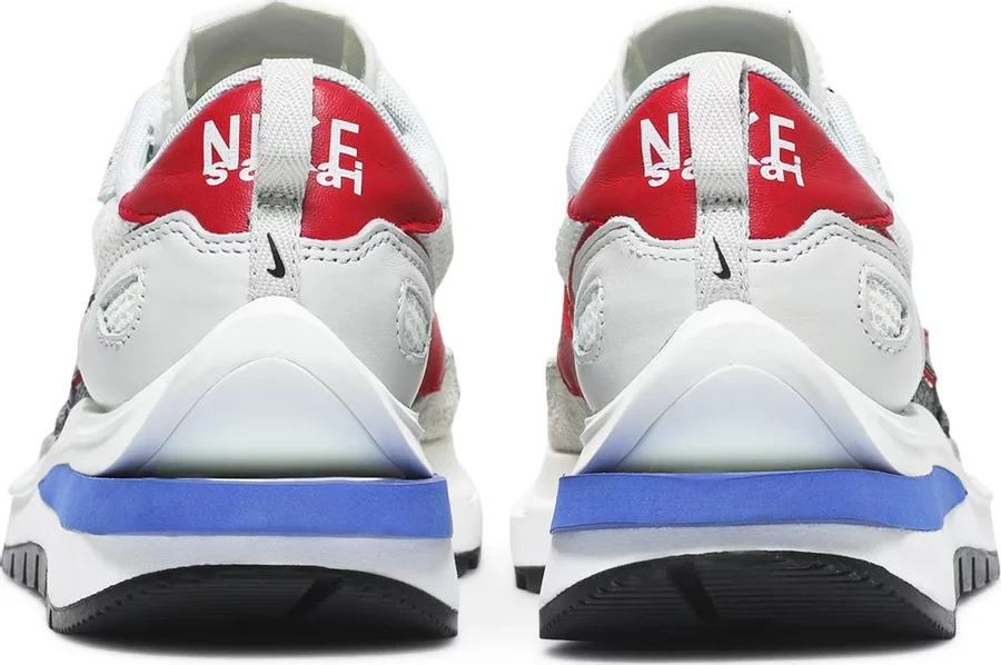 Nike Vaporwaffle sacai Sport Fuchsia Game Royal - Image 3