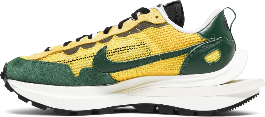 Nike Vaporwaffle sacai Tour Yellow Stadium Green - Image 2