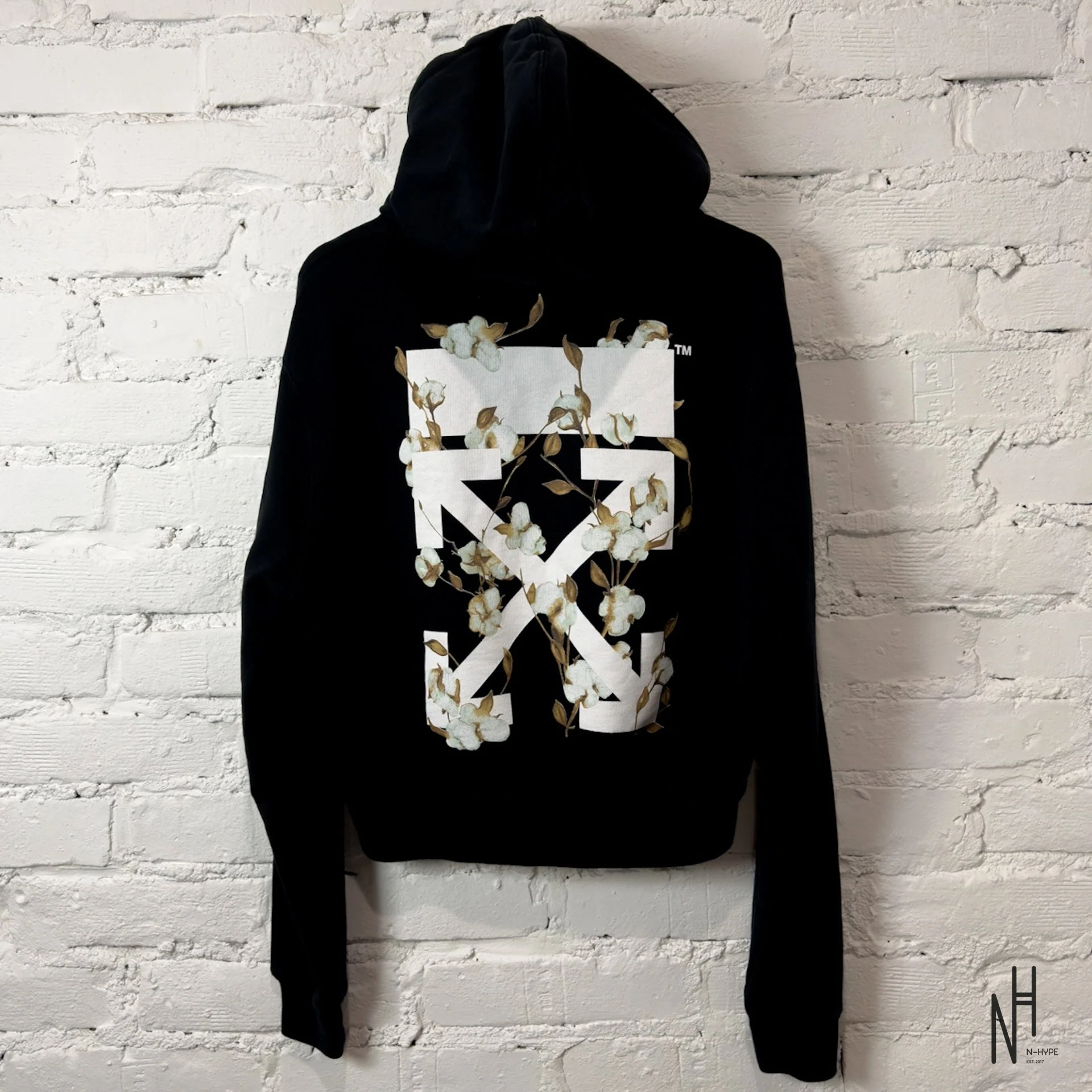 OFF-WHITE Logo Printed Cropped Sweatshirt Hoodie In Black - Image 5