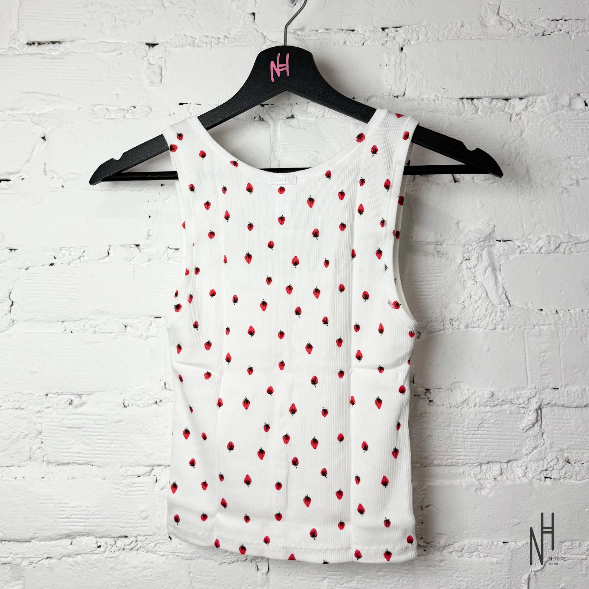 SKIMS Cotton Rib Tank Snow Strawberry Print - Image 4