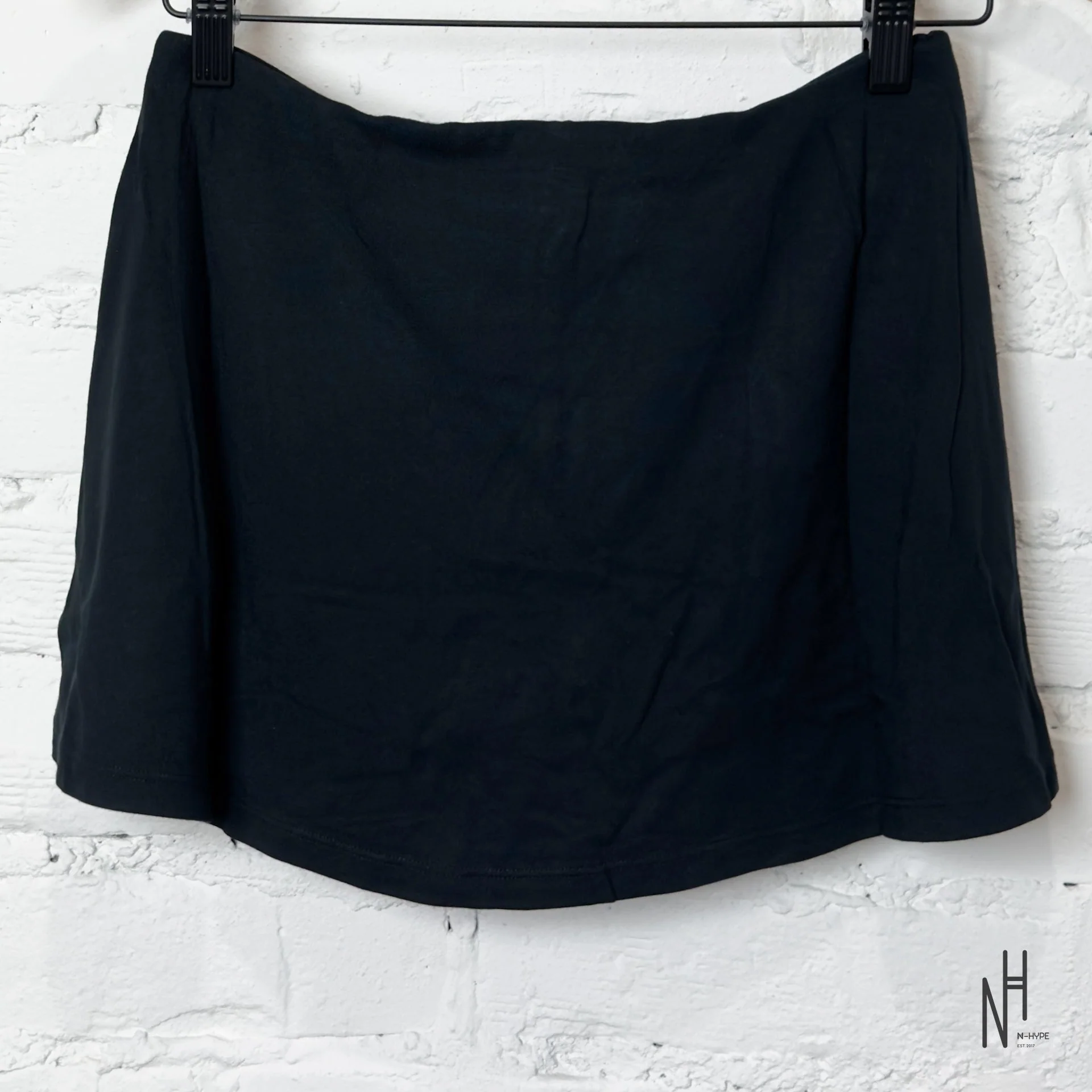 SKIMS Smooth Lounge Skort Obsidian - Image 3