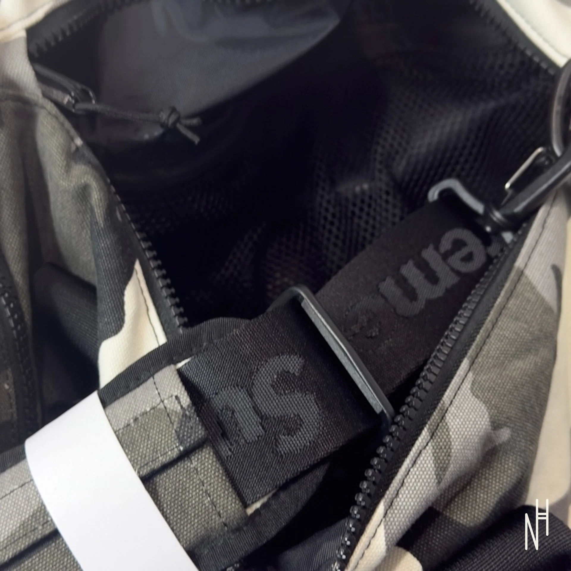 Supreme Duffle Bag (SS25) Snow Camo - Image 7