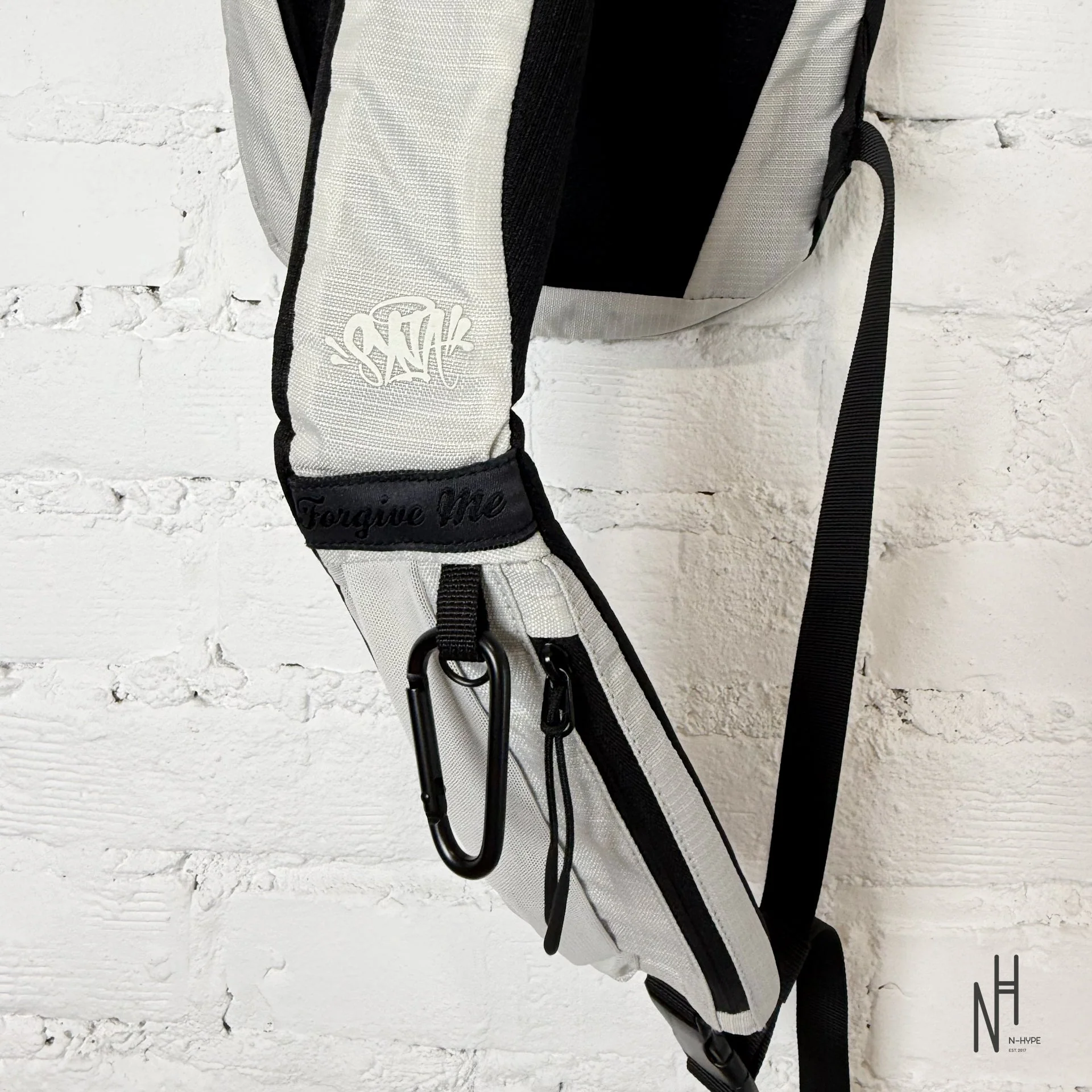 Syna Sling Bag Syna World x Central Cee / Grey - Image 4