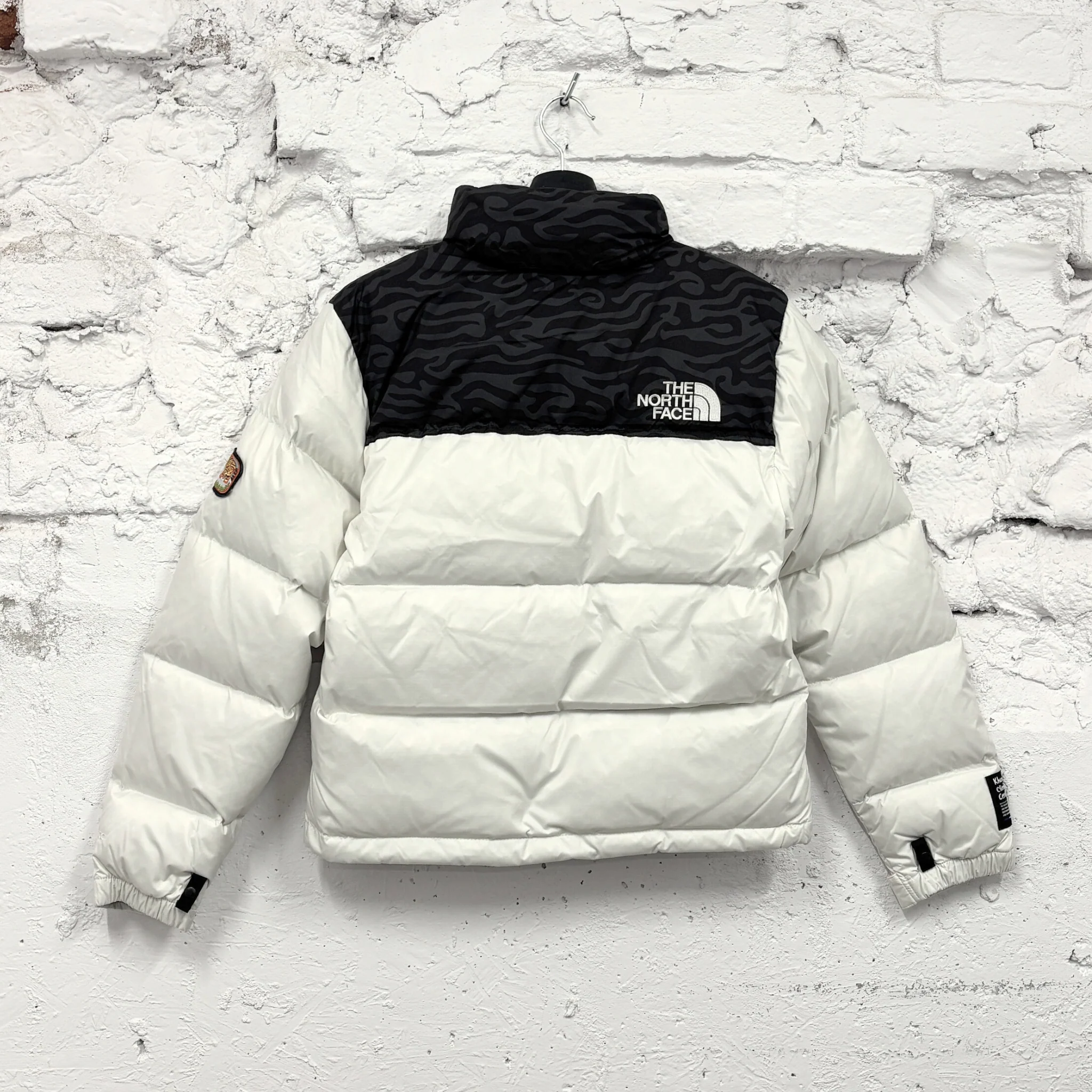 The North Face Women's 1996 Retro Nuptse 700 Jacket White - Image 2