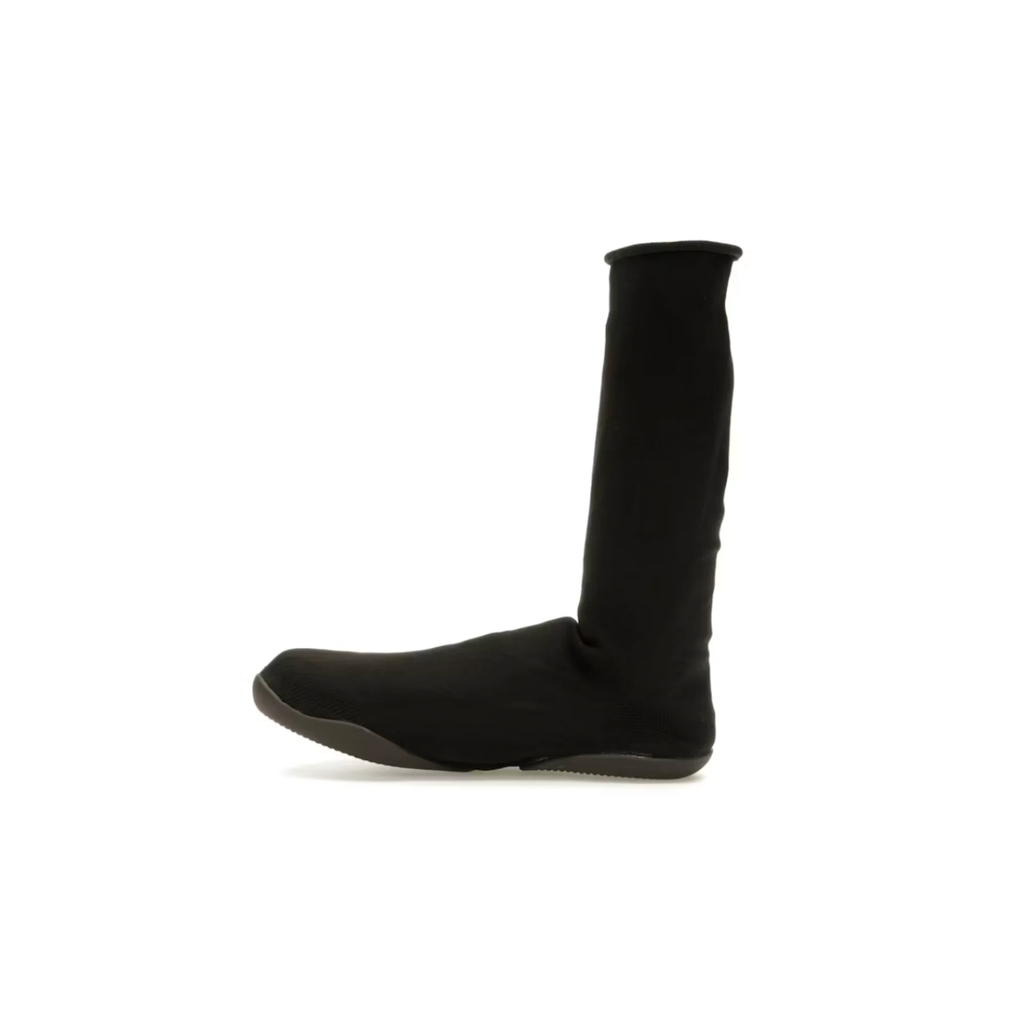 YZY Pod Black - Image 5
